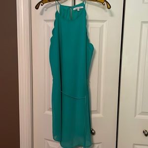 Scalloped trim green dress